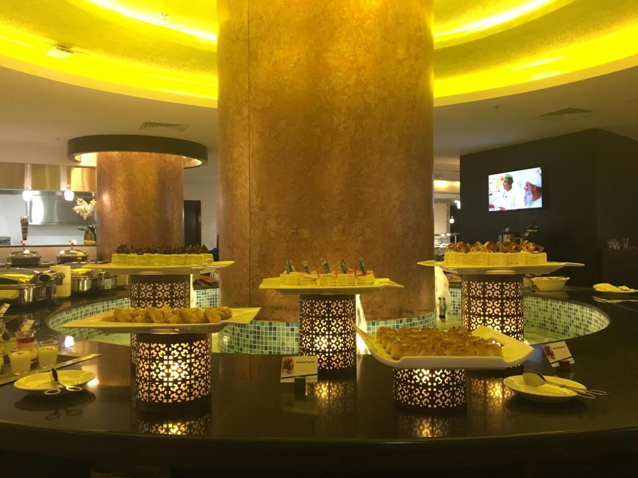 Отель Golden Tulip Headington Маскат Экстерьер фото